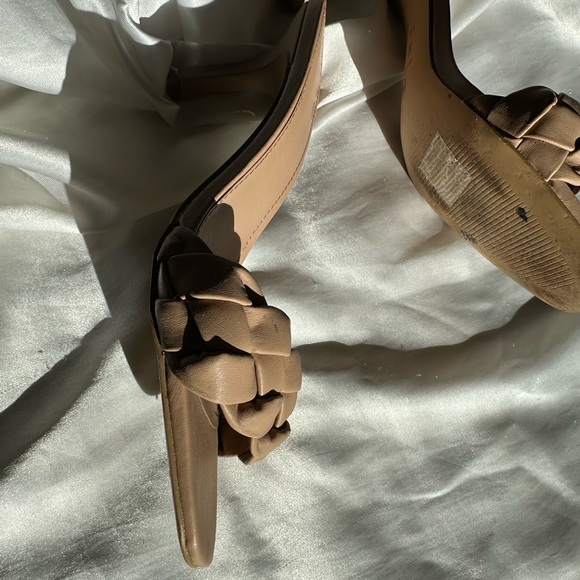 Beige kitten heels - Picture 4 of 5